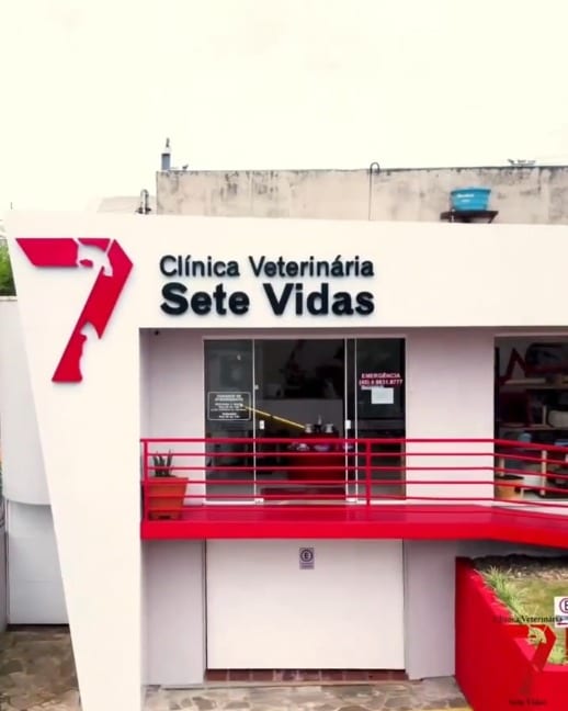 Fachada da Clínica Veterinária 7 Vidas, em Caçador/SC